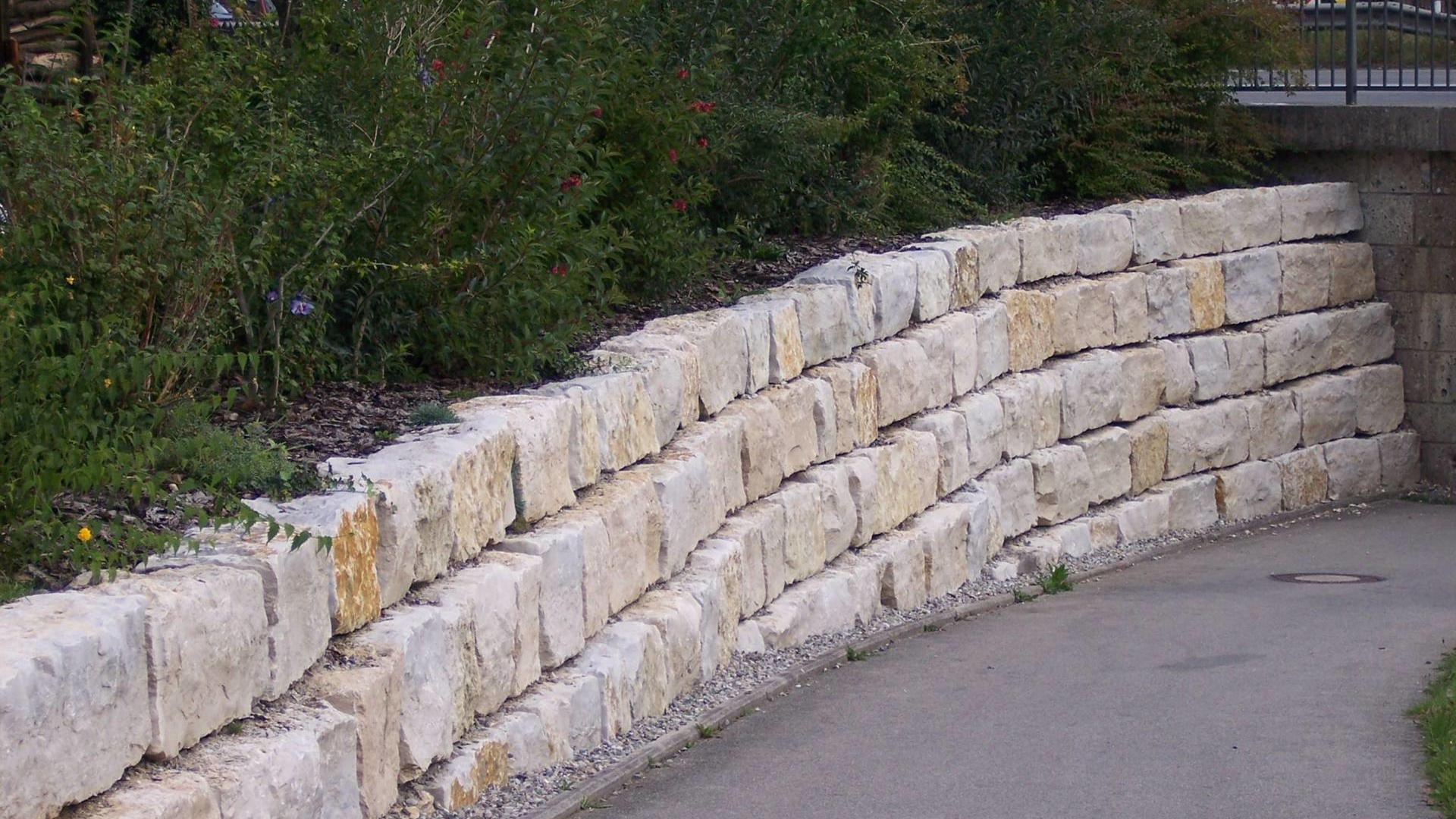 Steinmauer 1